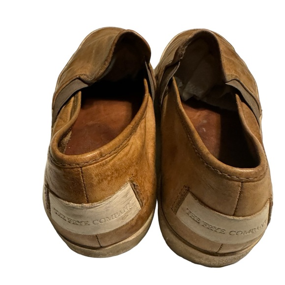 Vintage FRYE Brown Leather Slip On Aged WORN Women’s 6.5 M Shoes - Picture 3 of 9